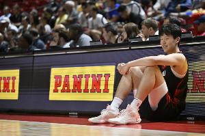 吧友快来与AI比比谁懂球背靠背战灰熊！预测杨瀚森今日表现！