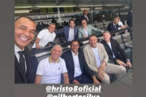 群星云集，卡卡、巴乔、皮耶罗、马特拉齐等人观战世俱杯